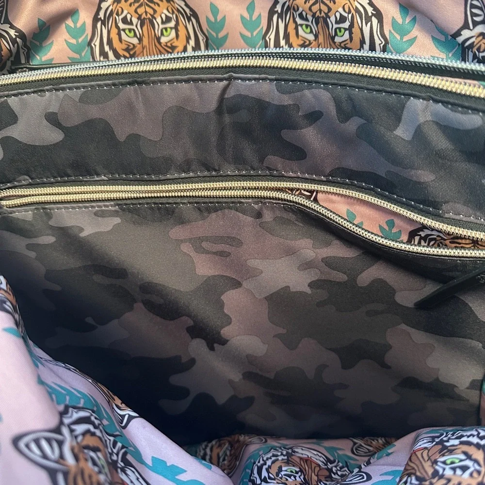 Stella & Dot Lady Boss Tote Bag- Black Camo with Rose Gold Accents - Picture 8 of 14